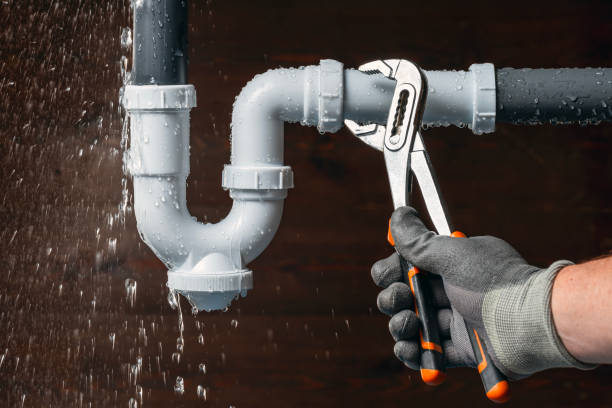 Professional Burst Pipe Repair technician working in Colon, MI